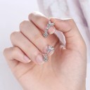 Orecchini a cerchio da donna a farfalla con strass 4