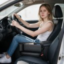 Organizator pentru spatiul dintre scaun si consola Varianta stanga cu suport pentru bauturi 29,5 x 4,5 cm Aspect din piele Negru Cutie de depozitare 4