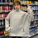 Oversized dametrøje med rullekrave 3
