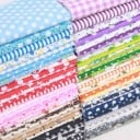 Pamut anyag otthoni maszkvarráshoz 25 x 25 cm-es négyzetek szettje Színben harmonizáló minták pöttyökkel és virágokkal Anyag 100% pamut 11