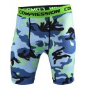 Pantalones cortos de compresión para hombre con estampado militar 3