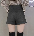 Pantalones cortos de mujer con hebillas 3