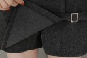 Pantalones cortos de mujer con hebillas 8