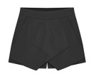 Pantalones cortos de mujer con un diseño interesante. 4