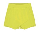 Pantalones cortos de mujer con un diseño interesante. 3