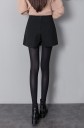 Pantalones cortos negros de mujer 3