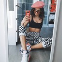 Pantaloni a quadri bianchi e neri da donna 3