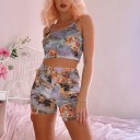 Pantaloni corti da donna con fiori 1