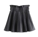 Pantaloni scurți de femei cu volane A905 2