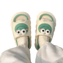 Pantoufles antidérapantes pour femmes avec grenouille dessinée Pantoufles douces et épaisses pour la maison avec un motif amusant Chaussures confortables pour l'été et à la maison Mignonnes 3