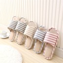 Pantoufles unisex rayées pour la maison 3