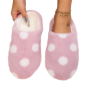 Pantuflas de invierno para mujer con lunares, suaves y peludas, cálidas y elegantes para el invierno, con un estampado alegre. 3