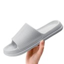 Pantuflas de masaje suaves para hombre, ligeras y antideslizantes, con plantilla de masaje y suela antideslizante. 2