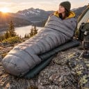 Páperová prešívaná deka ultralehká Komfort od 10 °C Rozmer 184 x 134 cm Kachní perie 850 FP a nylon 10D Šedá a žltá Na kempovanie a turistiku 3
