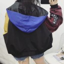 Parka de primavera feminina oversize com capuz Mangas em cores contrastantes Emblema com inscrição Mangas caneladas Fecho 4