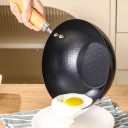 Patelnia metalowa 24 cm bez wykończenia powierzchni z drewnianą rączką - klasyczny kształt woka 2