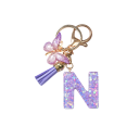 Pendente para chaves 4 cm Chaveiro de resina Iniciais roxas e borboleta Adorno decorativo para mala mochila Presente para mulheres 15