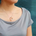 Pendentif féminin avec fourmi 5