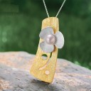 Pendentif Femme D691 2