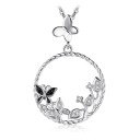 Pendentif femme papillons dans un cercle 1