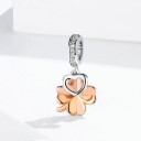 Pendentif Femme Trèfle 3