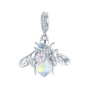 Pendentif pour femme avec abeille 1