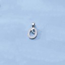 Pendentif pour femme avec lettre de l'alphabet 18