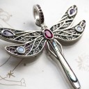 Pendentif pour femme avec libellule 1