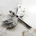 Pendentif pour femme avec libellule 2