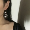 Pendientes colgantes de esqueleto para mujer 3