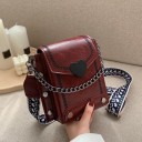 Pequeño bolso crossbody para mujer Klopa con corazón Cadena decorativa Correa ancha con patrón Costura decorativa Cuero sintético 18 x 17 x 8 2