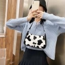 Petit sac à main pour femme en simili cuir brillant Imprimé noir et blanc Poignée courte avec anneaux métalliques Fermeture éclair 23 x 5 x 15 cm 3