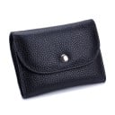 Petite portefeuille pour femmes en cuir véritable avec surface grainée Rabat arrondi avec bouton-pression Bordure surpiquée Forme compacte 1