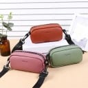 Piccola borsa a tracolla da donna in pelle PU Chiusura con zip Tracolla regolabile con moschettoni Dimensioni 19 x 10 x 6 cm Per 8
