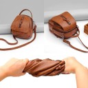 Piccola borsa da donna in pelle artificiale con manico e tracolla regolabile Pockets frontale con zip Apertura per auricolari 20 x 17 x 8 cm 3