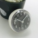 Piccole orologio analogico con ventosa per superfici lisce Quadrante con numeri ben visibili Lancetta dei secondi Coperchio trasparente 4