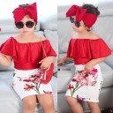 Pige-T-shirt og blomstret nederdel 1