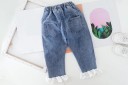 Pigebluse og jeans 2