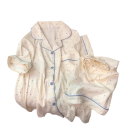 Pijama de mujer con lunares Camiseta blanca de botones con cuello y bolsillo en el pecho y pantalones cortos de poliéster suave Conjunto elegante de verano 1