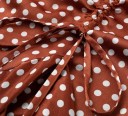 Pilkullinen mekko halkiolla 5