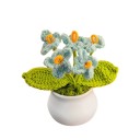 Planta împletită cu flori mici în ghiveci de 12 cm din fir de lână decorare pentru masă, raft, comodă, pervaz în interior 1