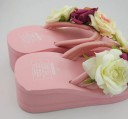 Plattflipflops för kvinnor med blommor 9