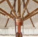 Plážový slunečník s makramé třásněmi a ručními střapci průměr 250 cm s bukovou dřevěnou tyčí 38 mm béžový na zahradu i terasu 2