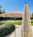 Plażowy parasol z frędzlami makrama i ręcznie robionymi chwastami, średnica 250 cm, z bukowym drewnianym słupkiem 38 mm, beżowy do ogrodu i na taras 5