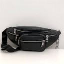 Pochete preta feminina em pele PU com vários bolsos com fecho Alça com corrente prateada decorativa e fecho Fechos prateados aproximadamente 34 x 14 x 1
