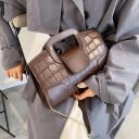 Pochette crossbody pour femme avec motif crocodile Poignée supérieure et bandoulière en chaîne Portée à la main ou à l'épaule Cuir PU 26 10