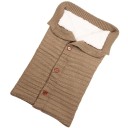 Pochette tricotée avec des boutons 14