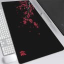 Podložka pod myš a klávesnici 400 x 700 x 2 mm velká podložka na stůl černá s větví a červenými květy pro počítač notebook i kancelář 2