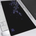 Podložka pod myš a klávesnici 400 x 900 x 3 mm Velká herní podložka s potiskem větve Černá s tmavě modrými květy Na počítač i notebook 2