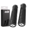 Poignées ODI pour guidon 135 x 22,2 mm MTB BMX Poignées en caoutchouc souple avec système de verrouillage Manchons antidérapants pour vélo 2